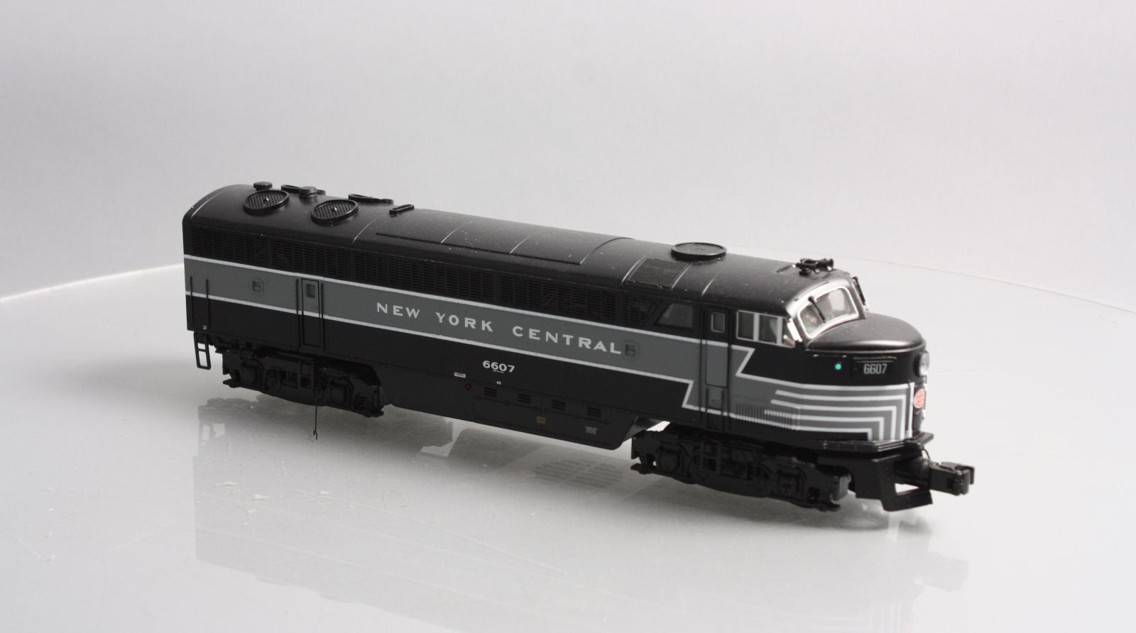 MTH 20-20472-1 New York Central C-Liner A Unit Diesel Engine w/ P-S 3 #6607