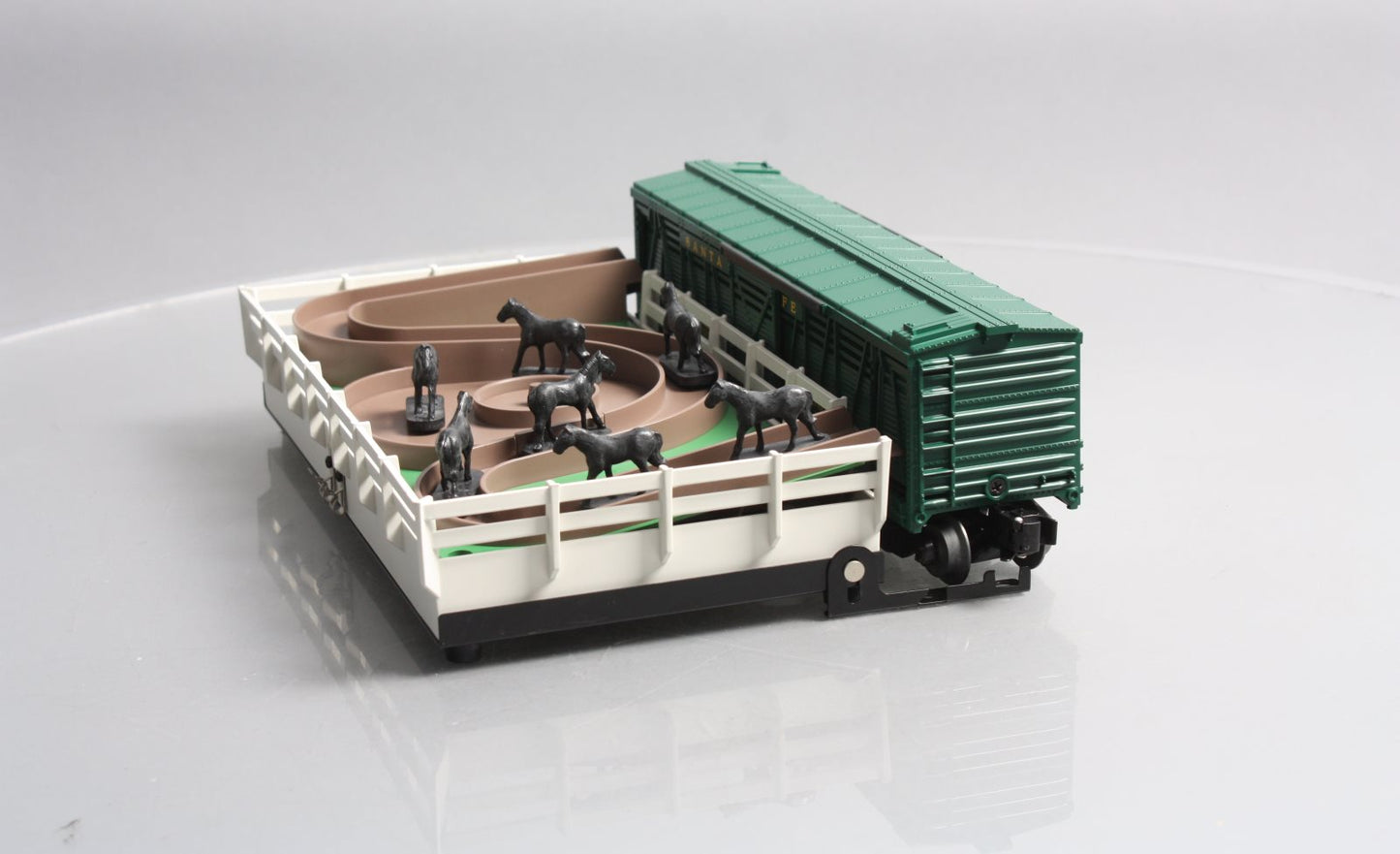 Lionel 6-19895 O Gauge PWC 3356 Santa Fe Operating Horse Car & Corral LN/Box
