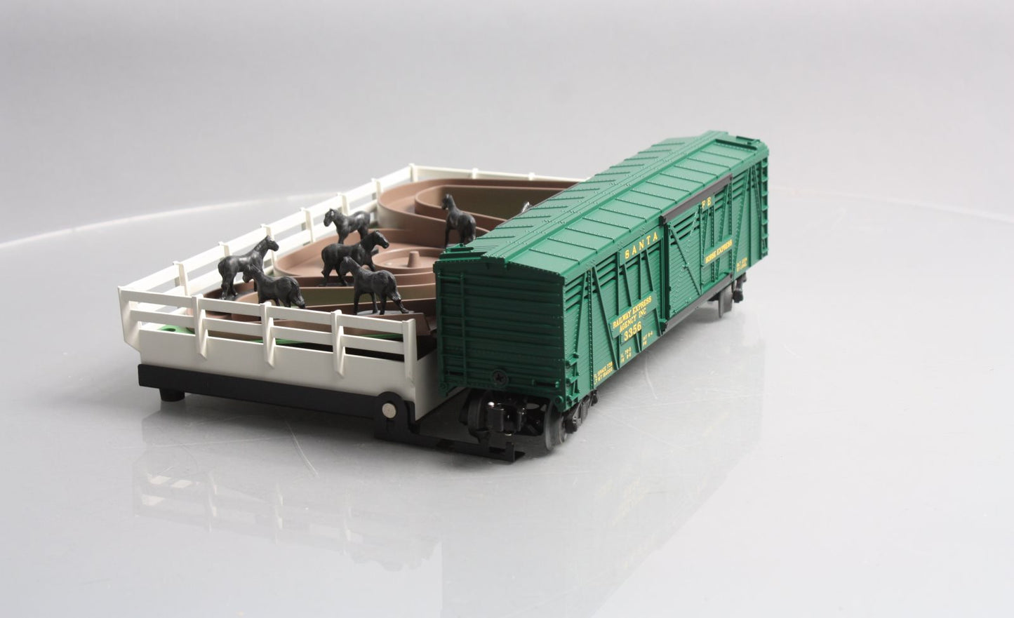 Lionel 6-19895 O Gauge PWC 3356 Santa Fe Operating Horse Car & Corral LN/Box