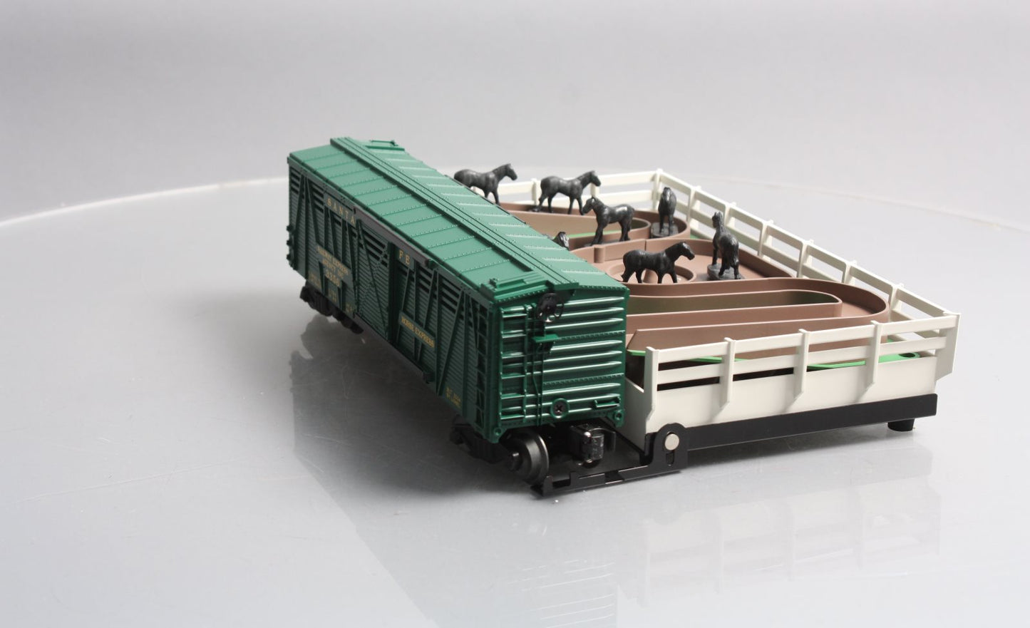Lionel 6-19895 O Gauge PWC 3356 Santa Fe Operating Horse Car & Corral LN/Box
