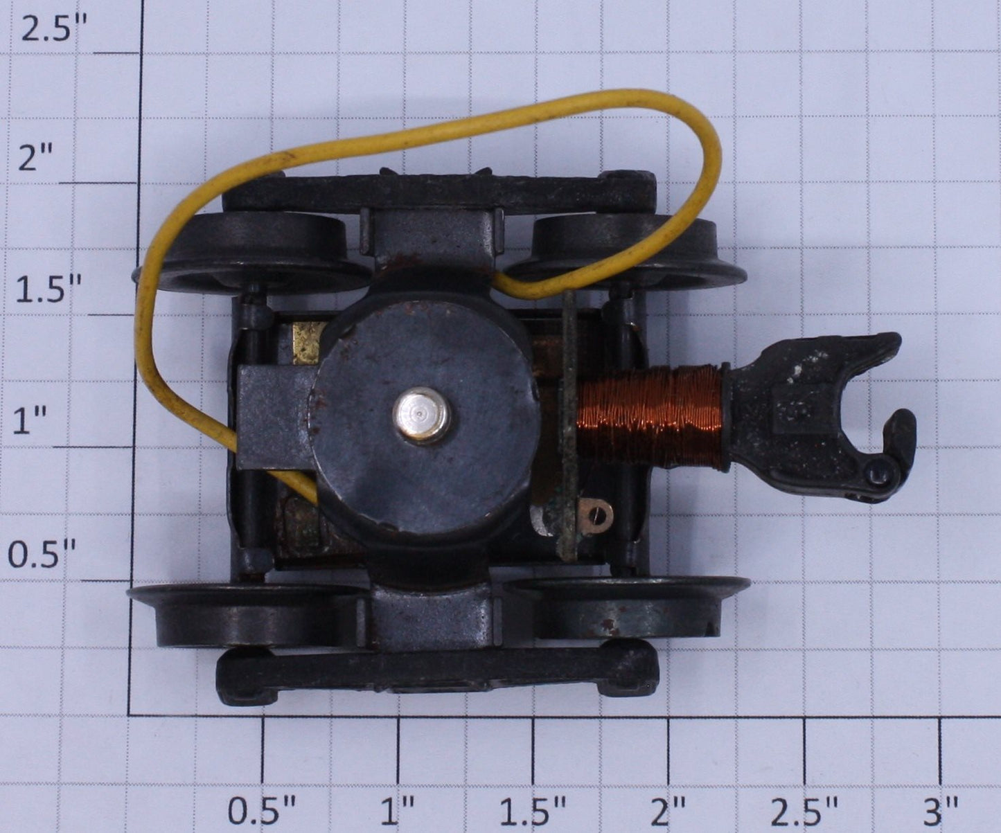 Lionel 3854-35 Staple End Freight Car Coupler Truck with 2 Sliding Shoes