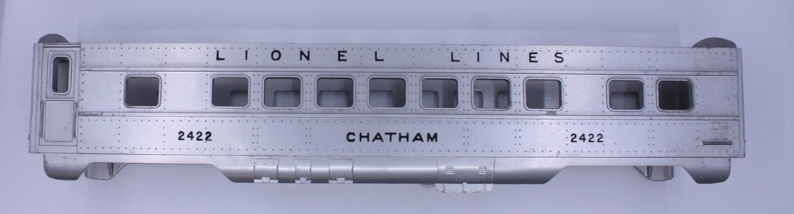 Lionel 2422-2 Lionel Lines #2422 Chatham Coach Car Body Shell w/o Stripes