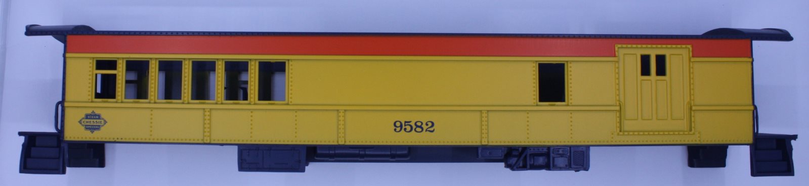 Lionel 9582-7 Chessie Combo Car Shell Only