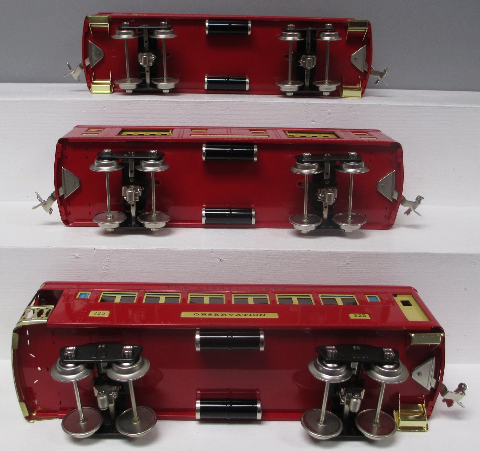 Lionel 6-13402 Standard Red Tinplate Passenger Cars #323, 324, 325 (Pack of 3) LN/Box