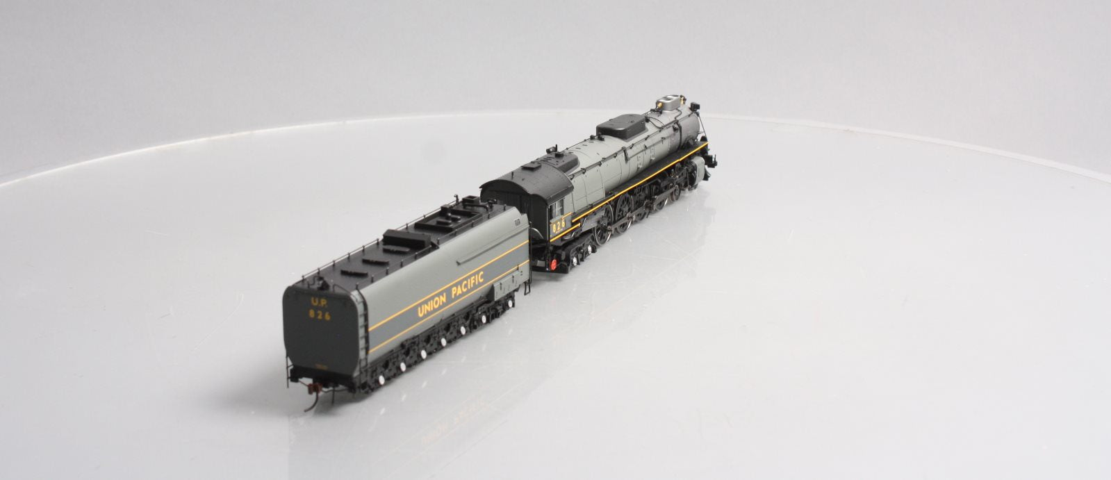 Athearn G9203 HO Union Pacific FEF-2 Steam Locomotive & Tender #826 w/DCC/SND LN/Box