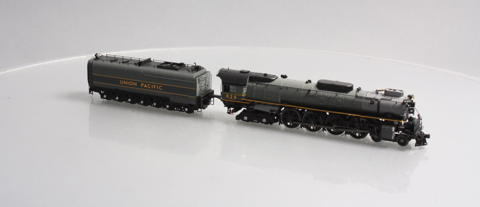 Athearn G9203 HO Union Pacific FEF-2 Steam Locomotive & Tender #826 w/DCC/SND LN/Box