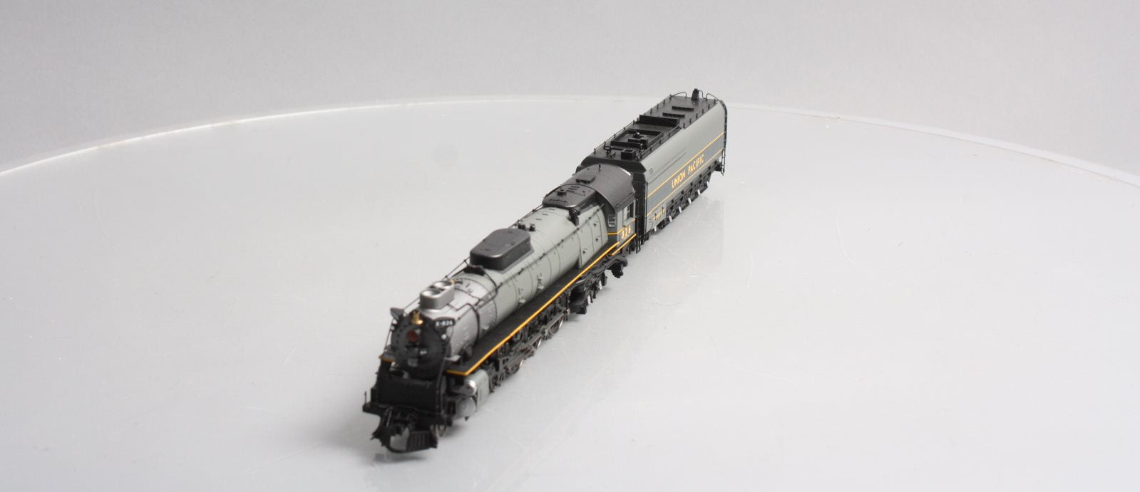 Athearn G9203 HO Union Pacific FEF-2 Steam Locomotive & Tender #826 w/DCC/SND LN/Box
