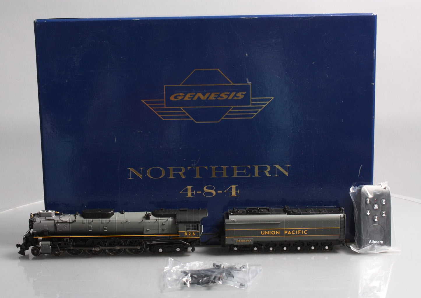 Athearn G9203 HO Union Pacific FEF-2 Steam Locomotive & Tender #826 w/DCC/SND LN/Box