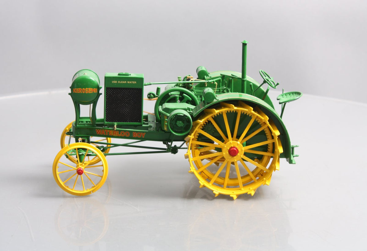 Ertl 15013 1:16 Scale John Deere The Waterloo Boy Tractor LN/Box
