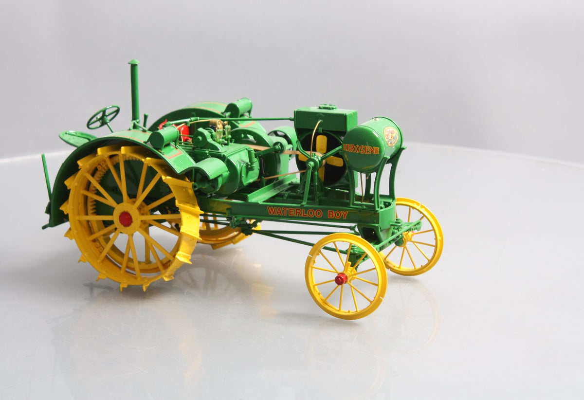 Ertl 15013 1:16 Scale John Deere The Waterloo Boy Tractor LN/Box