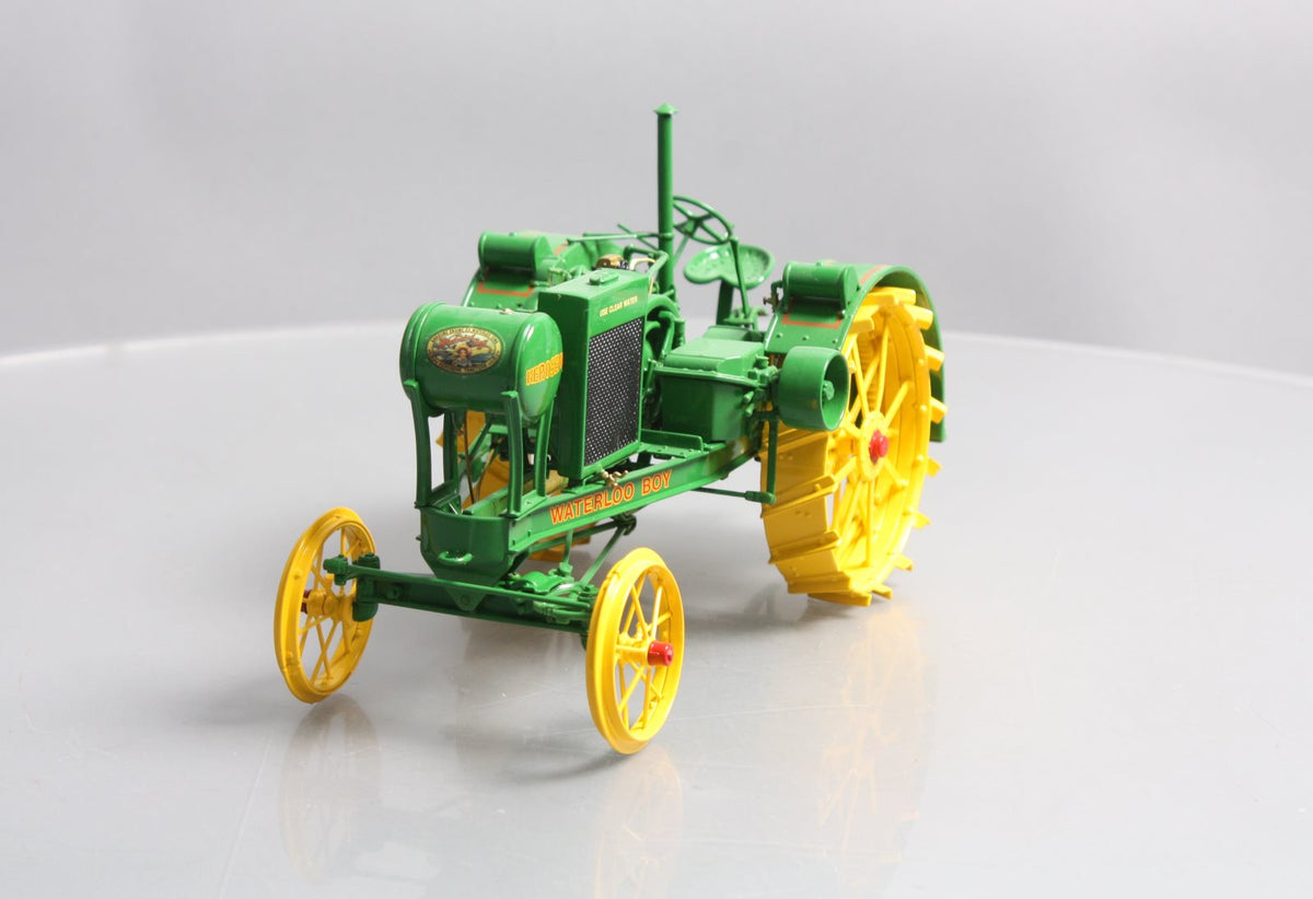 Ertl 15013 1:16 Scale John Deere The Waterloo Boy Tractor LN/Box
