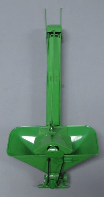 Ertl 5083 1:16 Scale Diecast John Deere The 4020 Tractor w 237 Corn Picker NIB