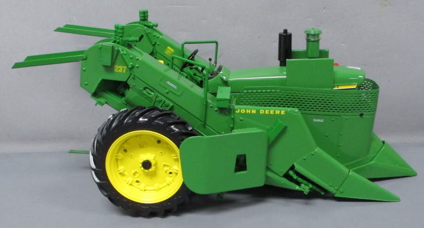 Ertl 5083 1:16 Scale Diecast John Deere The 4020 Tractor w 237 Corn Picker NIB