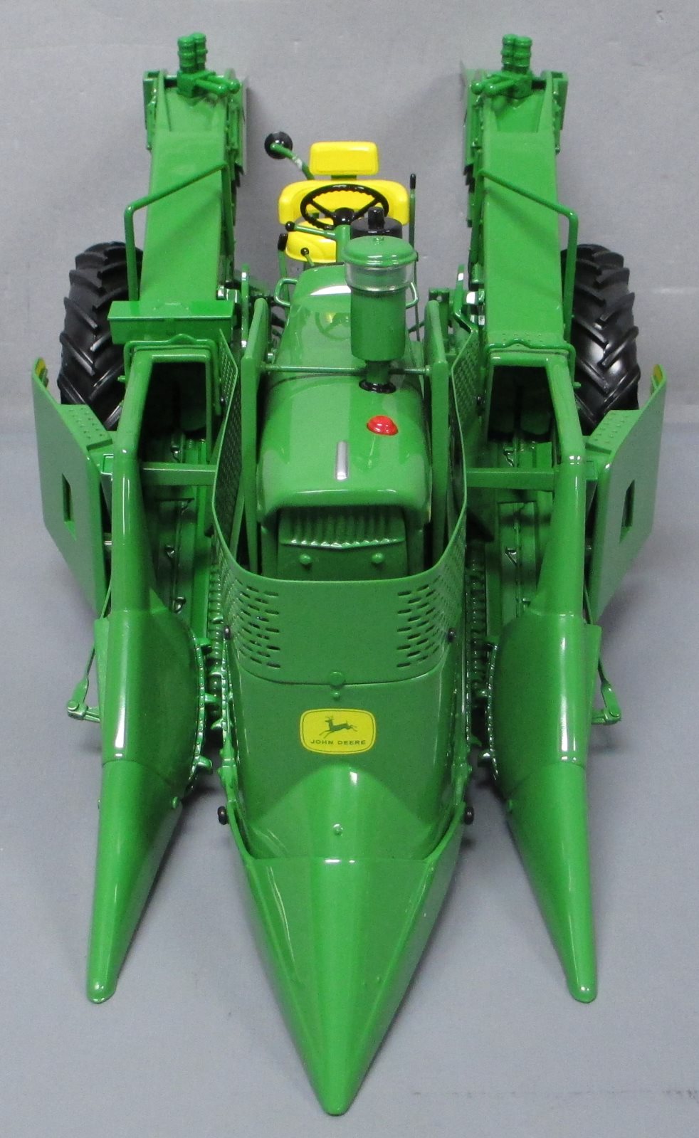 Ertl 5083 1:16 Scale Diecast John Deere The 4020 Tractor w 237 Corn Picker NIB