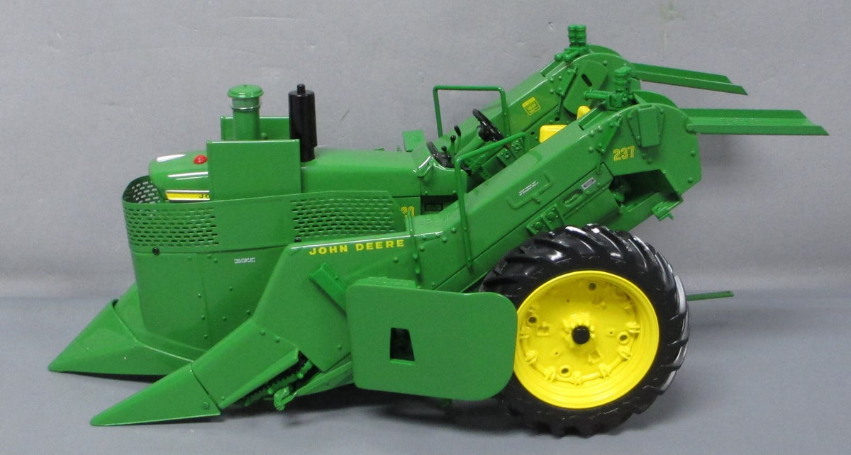 Ertl 5083 1:16 Scale Diecast John Deere The 4020 Tractor w 237 Corn Picker NIB