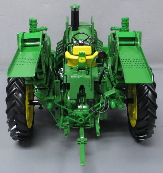 Ertl 5083 1:16 Scale Diecast John Deere The 4020 Tractor w 237 Corn Picker NIB