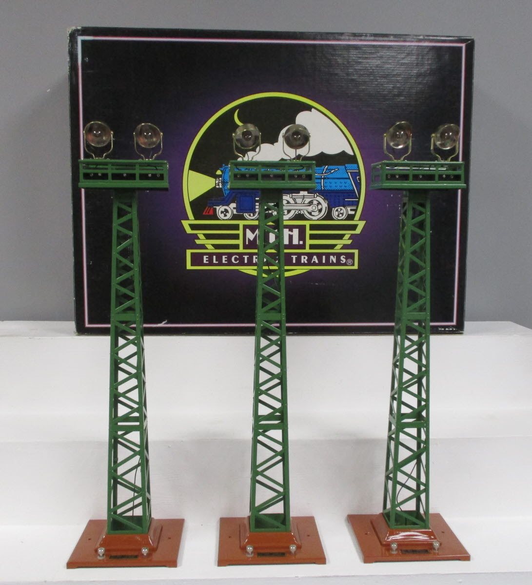 MTH 10-1044 Std Gauge Flood Light Tower in Terra Cotta & Green #92 (Set of 3) LN/Box