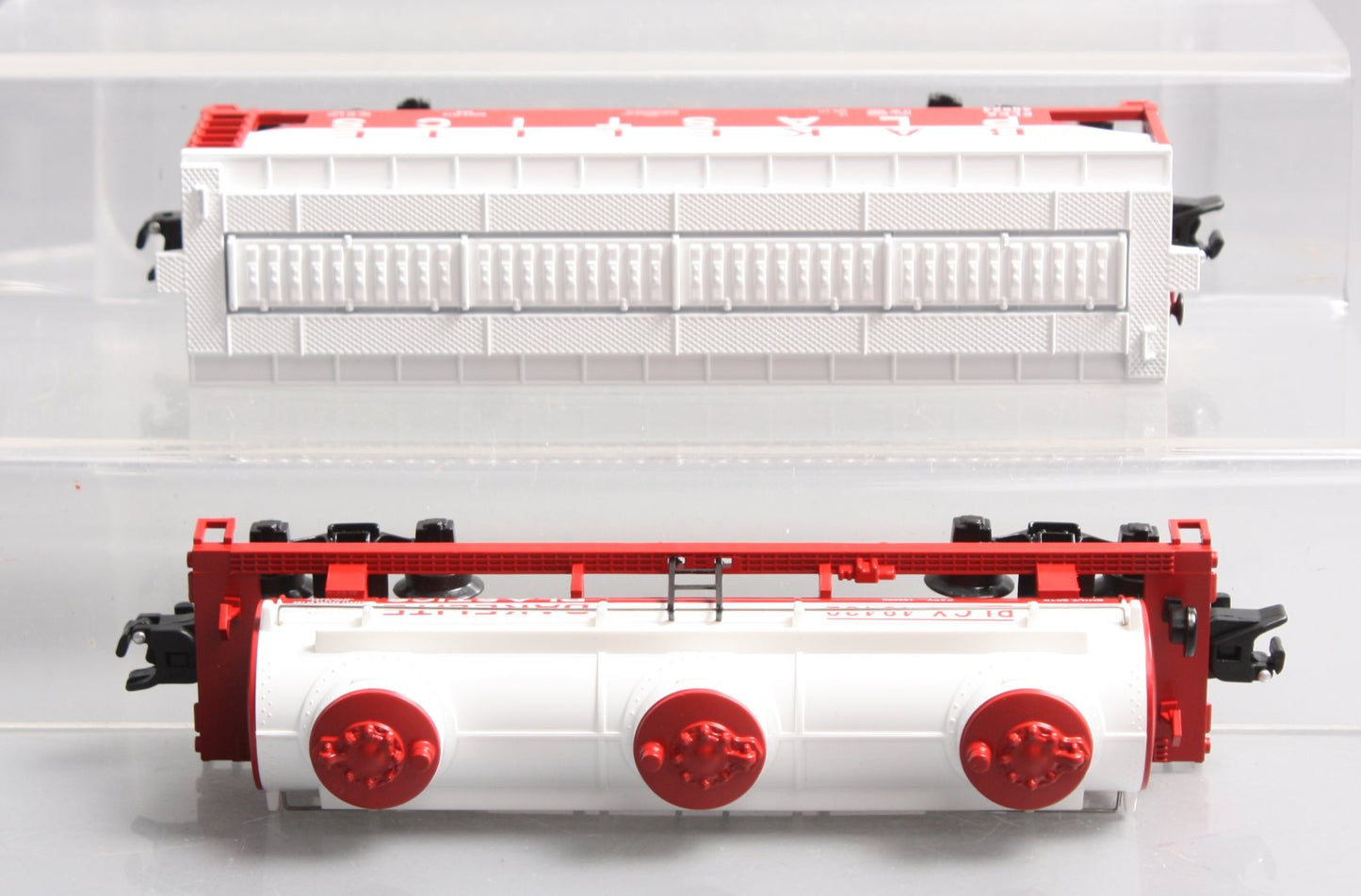 American Flyer 6-49625 S Gauge Bakelight 3 Dome Tank and Covered Hopper NIB