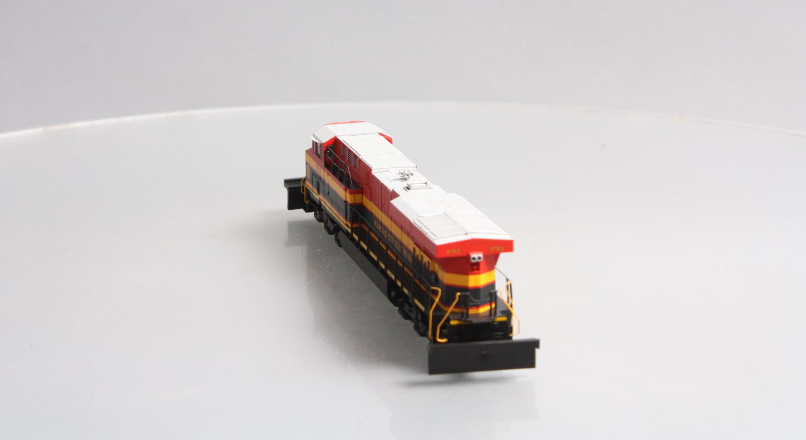 Walthers 910-10171 HO KCS GE ES44AC Diesel Locomotive #4765 - Standard DC