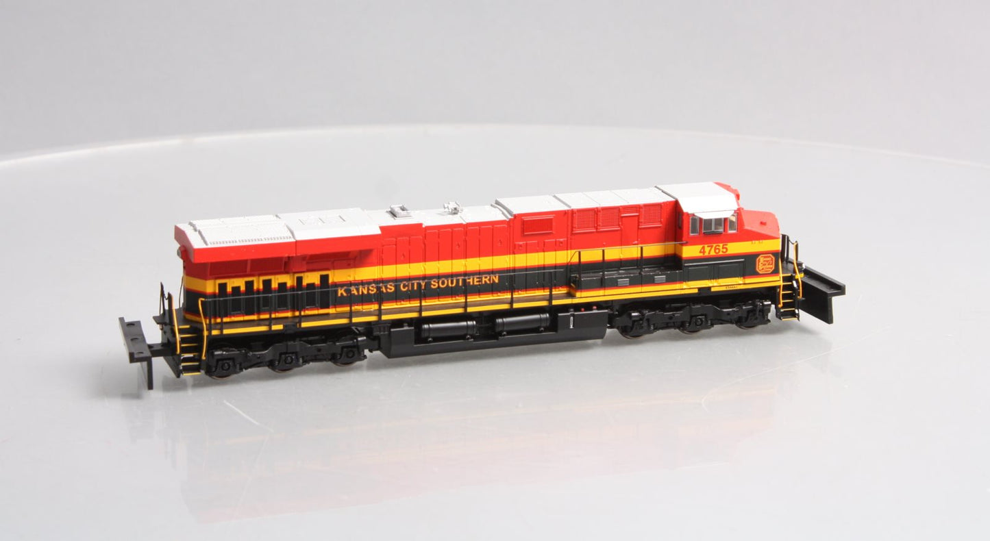 Walthers 910-10171 HO KCS GE ES44AC Diesel Locomotive #4765 - Standard DC