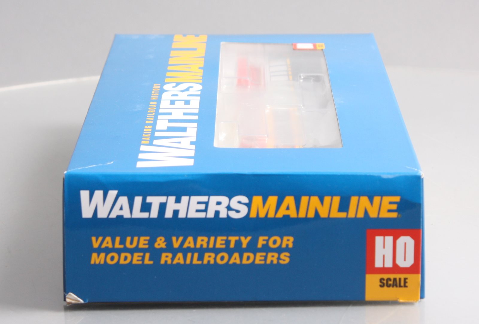Walthers 910-10171 HO KCS GE ES44AC Diesel Locomotive #4765 - Standard DC