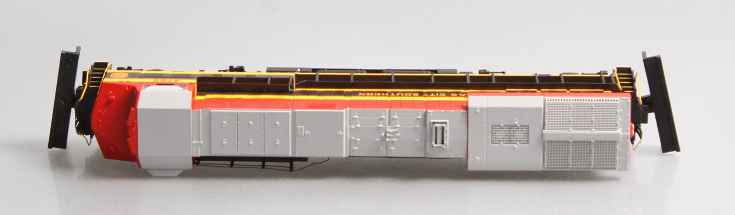 Walthers 910-10171 HO KCS GE ES44AC Diesel Locomotive #4765 - Standard DC