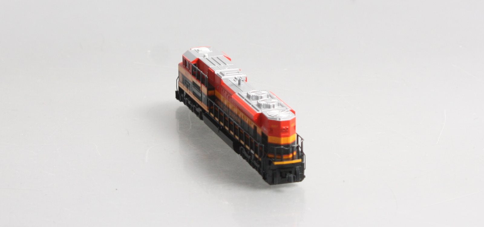 Kato 176-8432 N Kansas City Southern SD70ACe Diesel Locomotive #4057