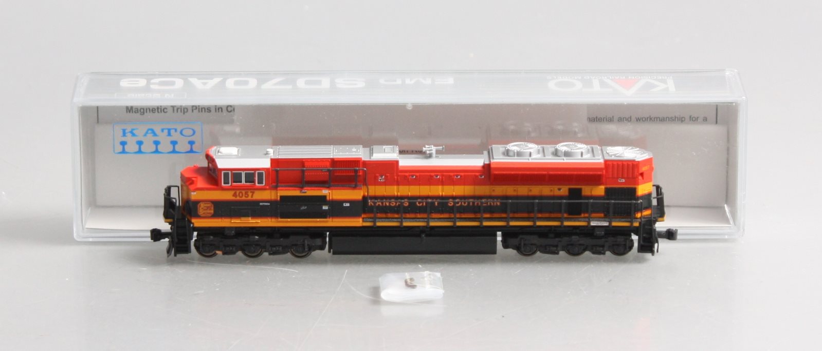 Kato 176-8432 N Kansas City Southern SD70ACe Diesel Locomotive #4057