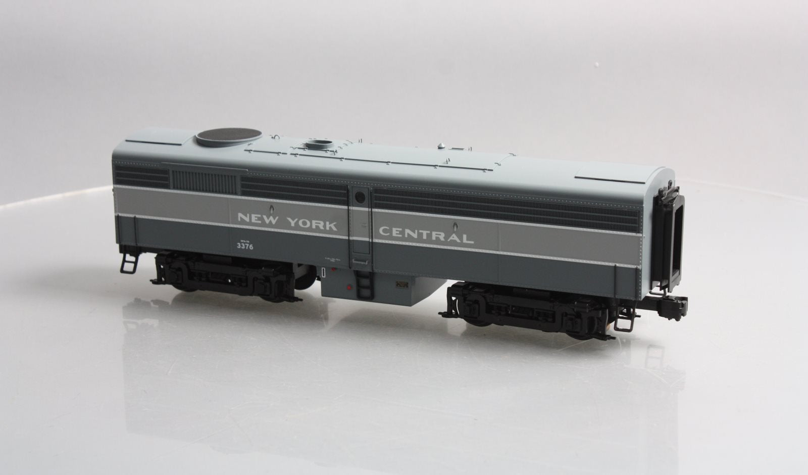Lionel 2333129 O New York Central SuperBass FB-2 Diesel B Unit #3376 w LEGACY