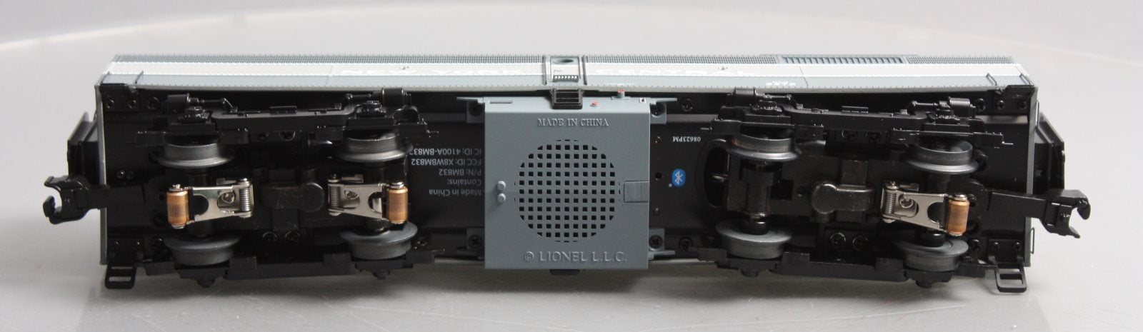 Lionel 2333129 O New York Central SuperBass FB-2 Diesel B Unit #3376 w LEGACY