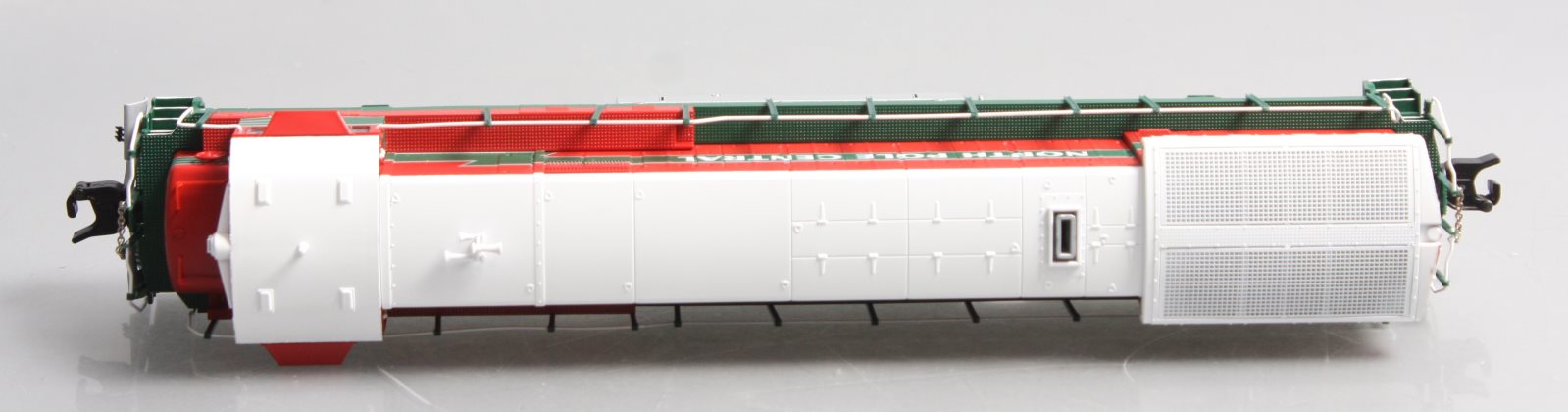 American Flyer 6-48195 S Scale Christmas U33C Diesel/Legacy