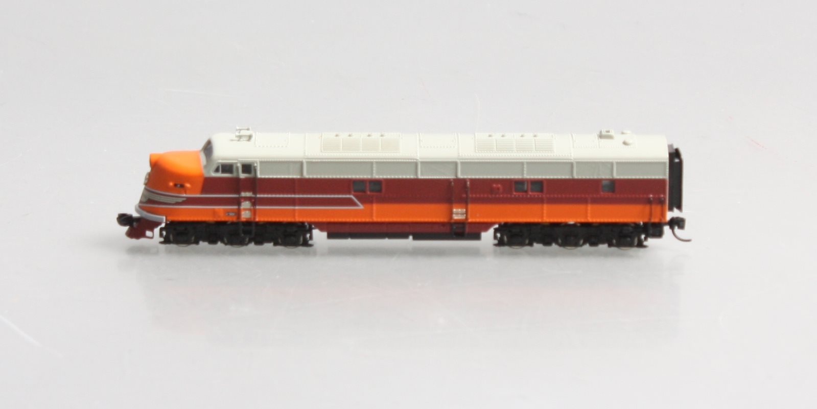Broadway Limited 3307 N Milwaukee Road EMD E6A Dual Headlight #15A