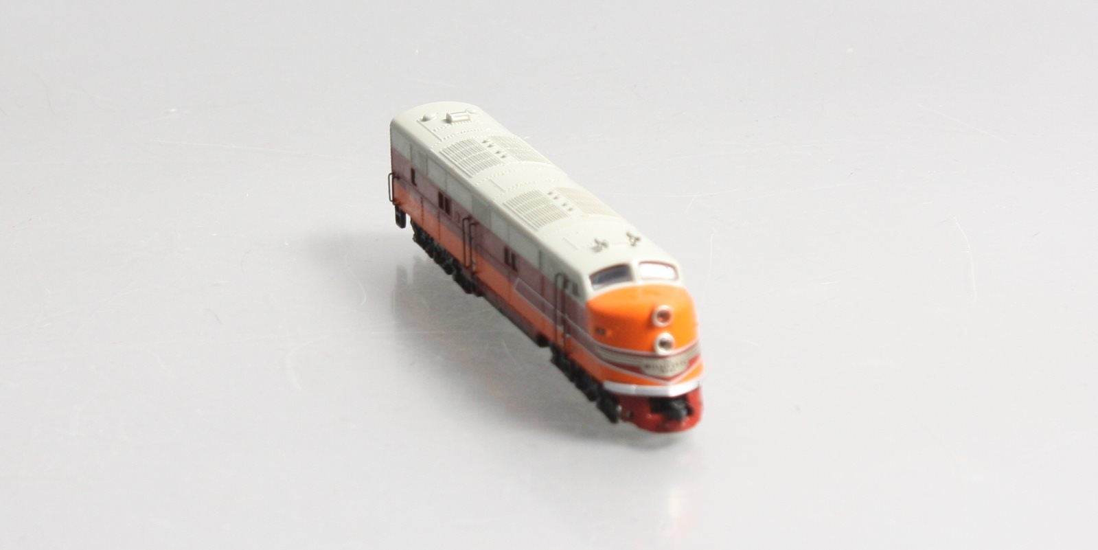 Broadway Limited 3307 N Milwaukee Road EMD E6A Dual Headlight #15A