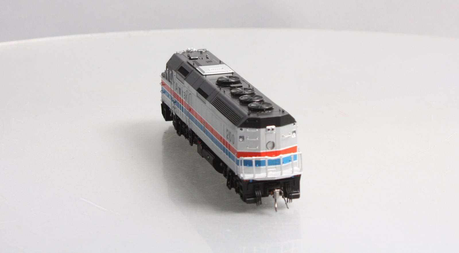 Rapido Trains 80030 HO Amtrak EMD F40PH - Standard DC #200