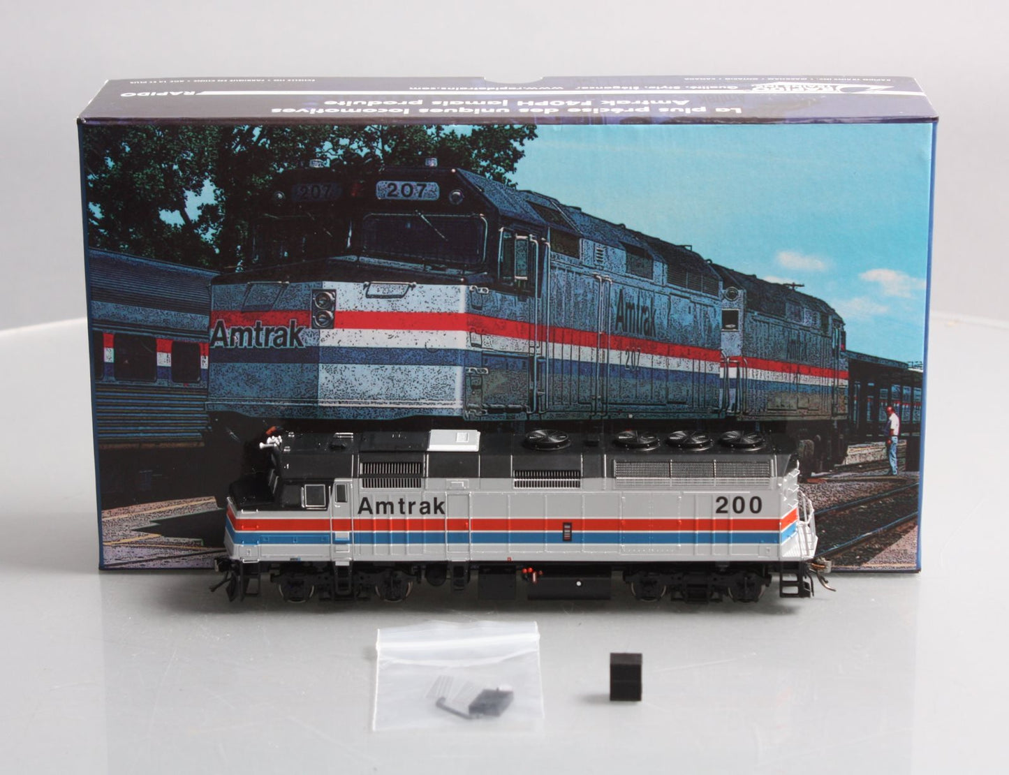 Rapido Trains 80030 HO Amtrak EMD F40PH - Standard DC #200