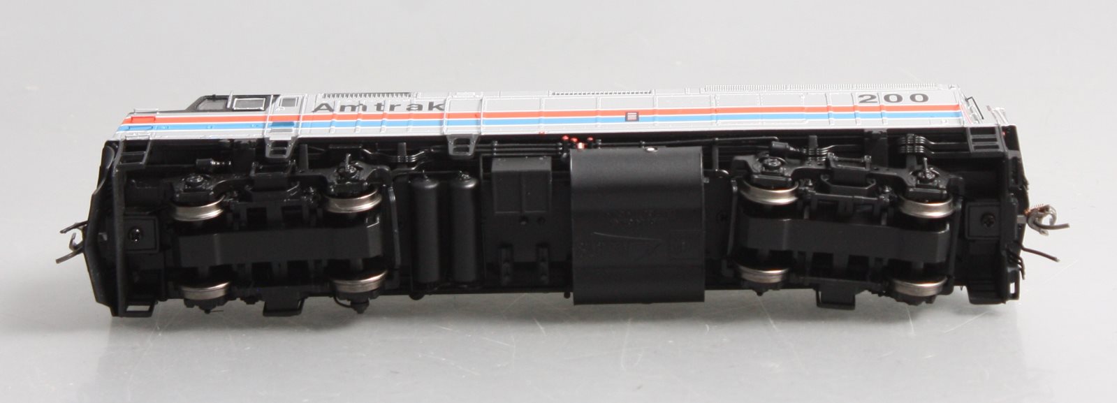 Rapido Trains 80030 HO Amtrak EMD F40PH - Standard DC #200