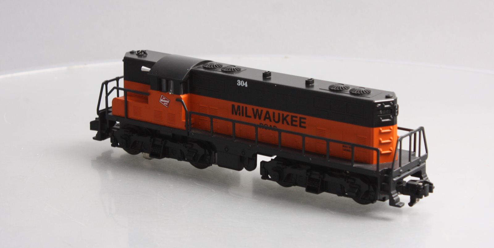 American Flyer 6-48020 S Scale Milwaukee Road GP-9 Diesel Locomotive LN/Box
