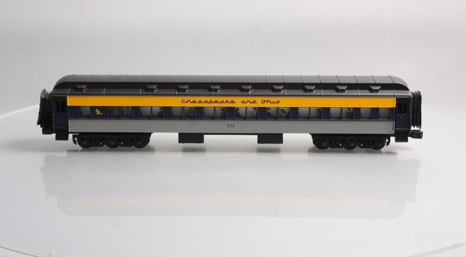 Lionel 6-29011 O Gauge Chesapeake & Ohio Heavyweight Coach Car #711 LN/Box