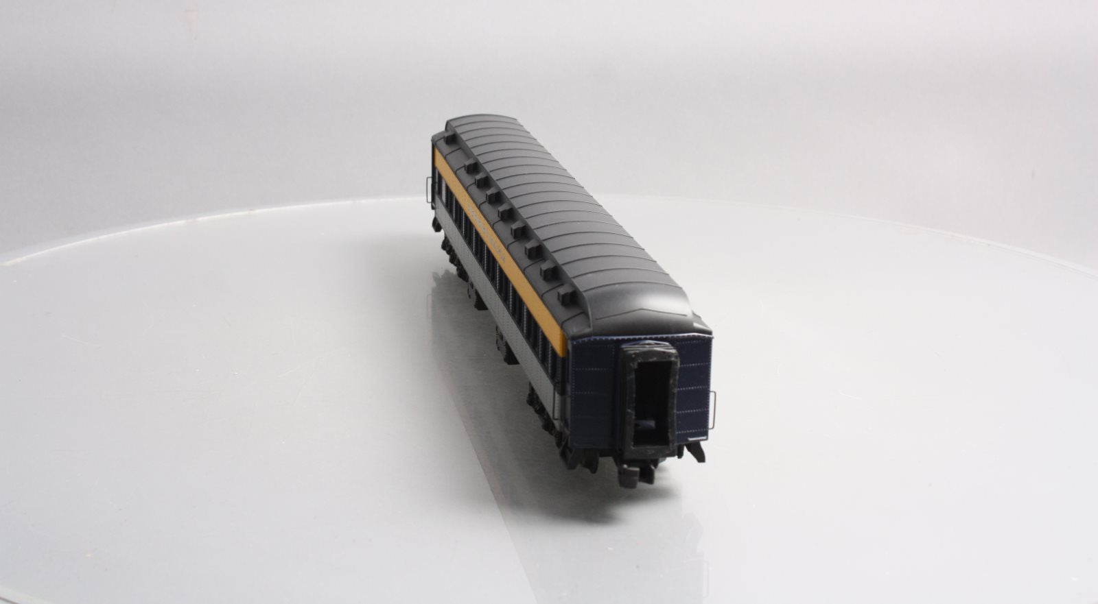 Lionel 6-29011 O Gauge Chesapeake & Ohio Heavyweight Coach Car #711 LN/Box