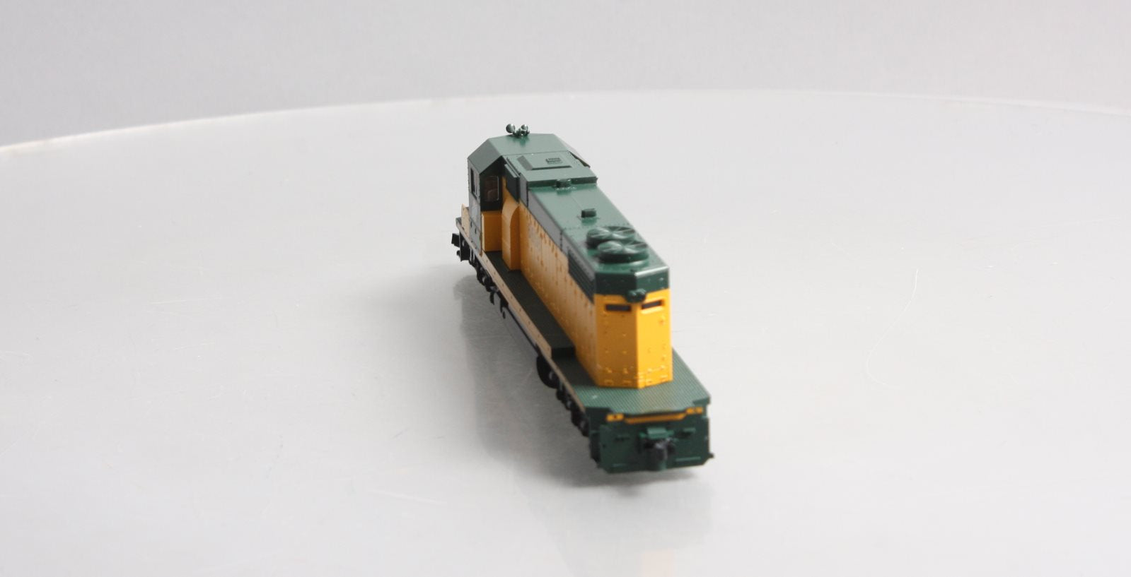Kato 37-6522 HO Scale C&NW Powered SD38-2 Diesel Locomotive #6656