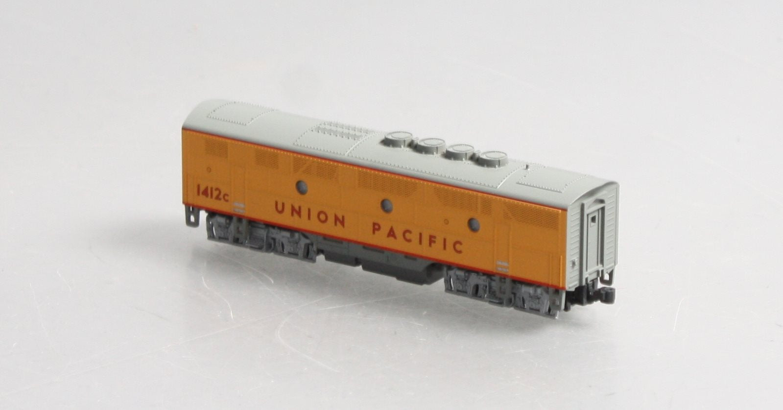 Kato 176-1114 N Scale Union Pacific EMD F3B Powered Diesel #1412C