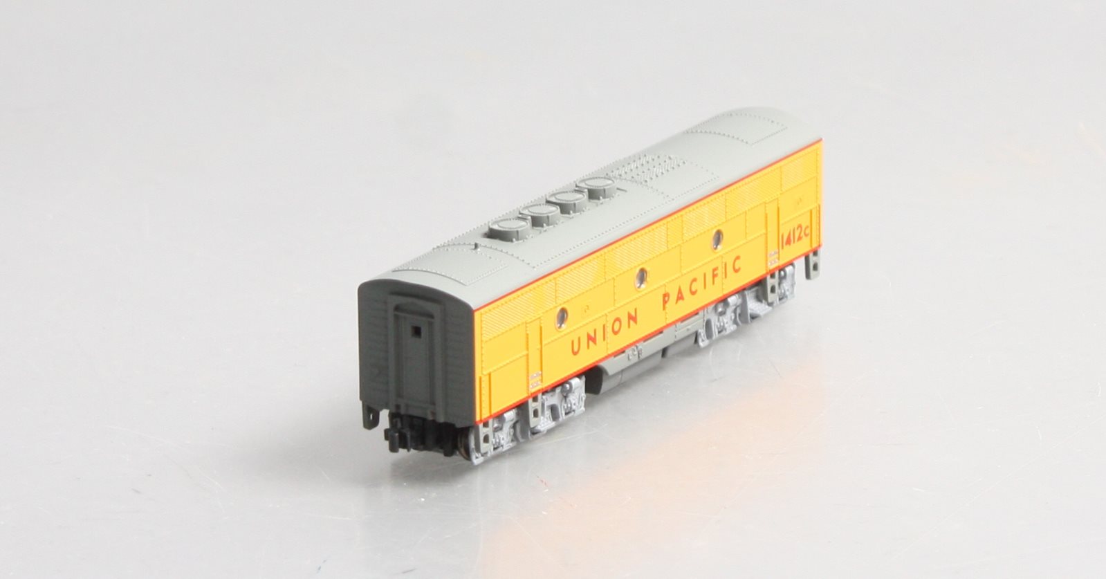 Kato 176-1114 N Scale Union Pacific EMD F3B Powered Diesel #1412C