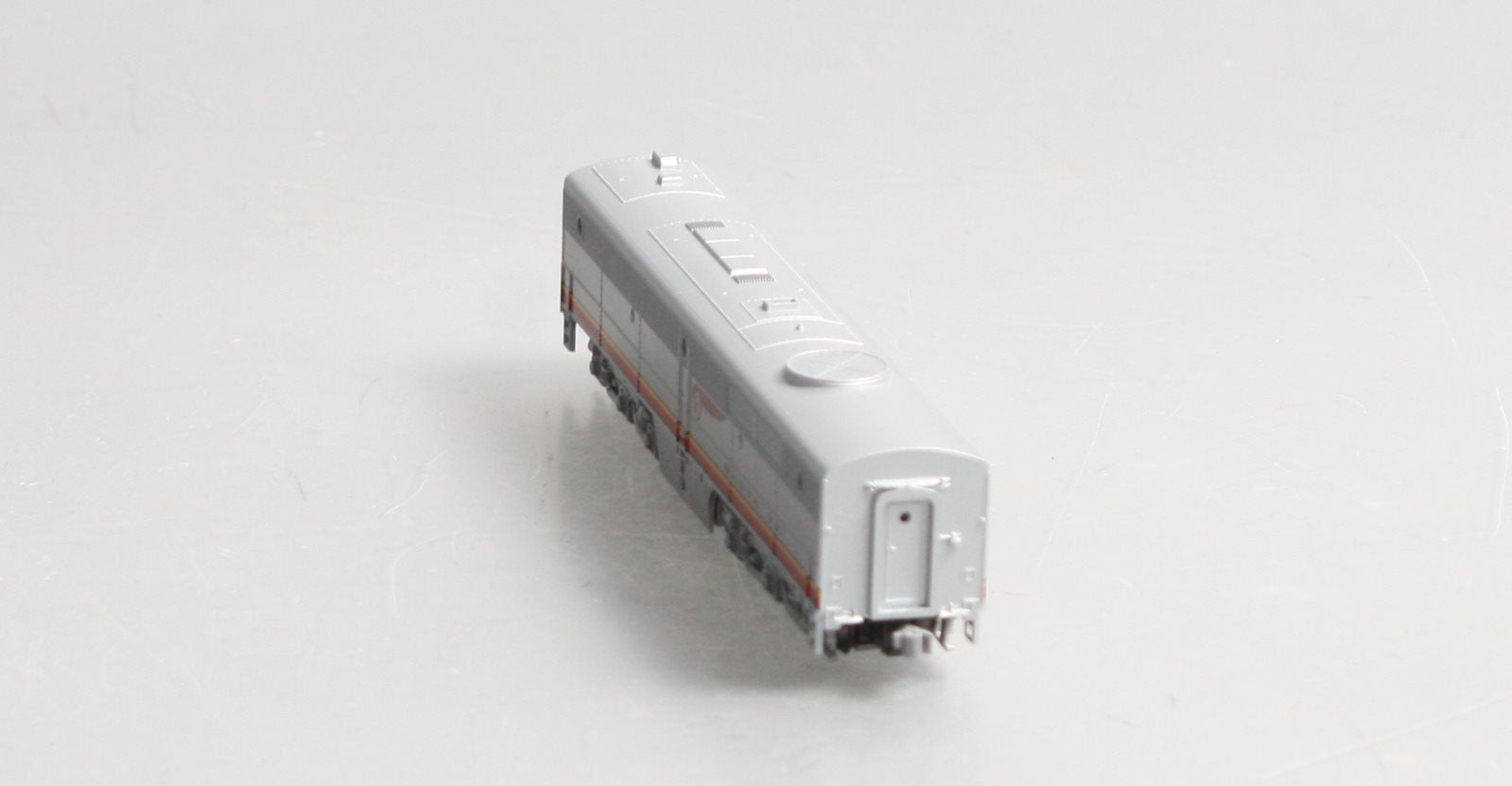 Kato 176-4122 N Santa Fe Warbonnet ALCO PB-1 Diesel Locomotive Standard DC #70A