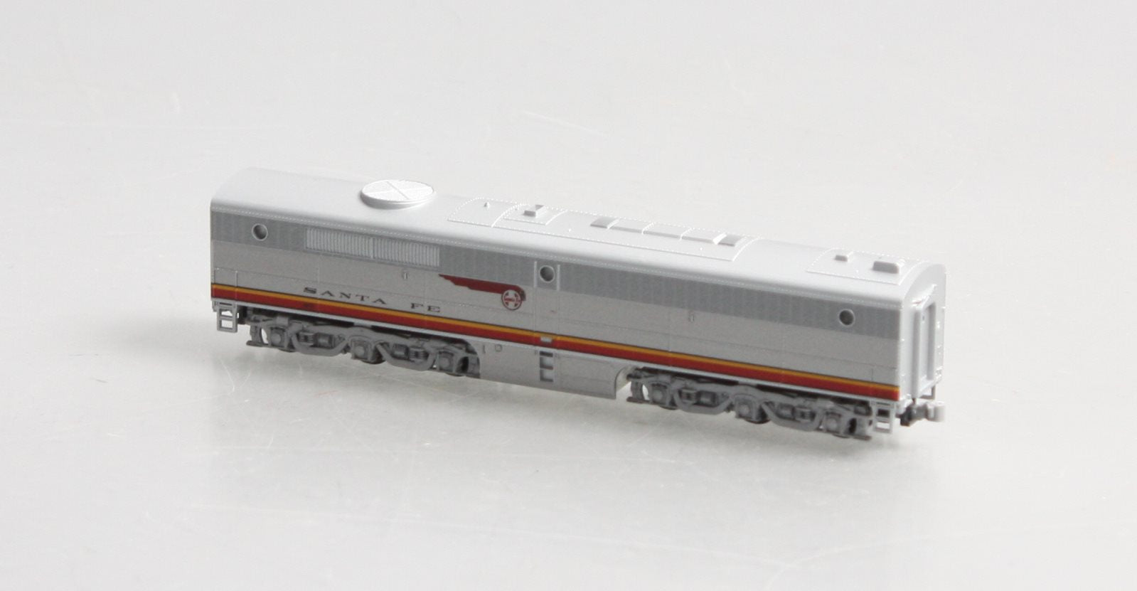 Kato 176-4122 N Santa Fe Warbonnet ALCO PB-1 Diesel Locomotive Standard DC #70A