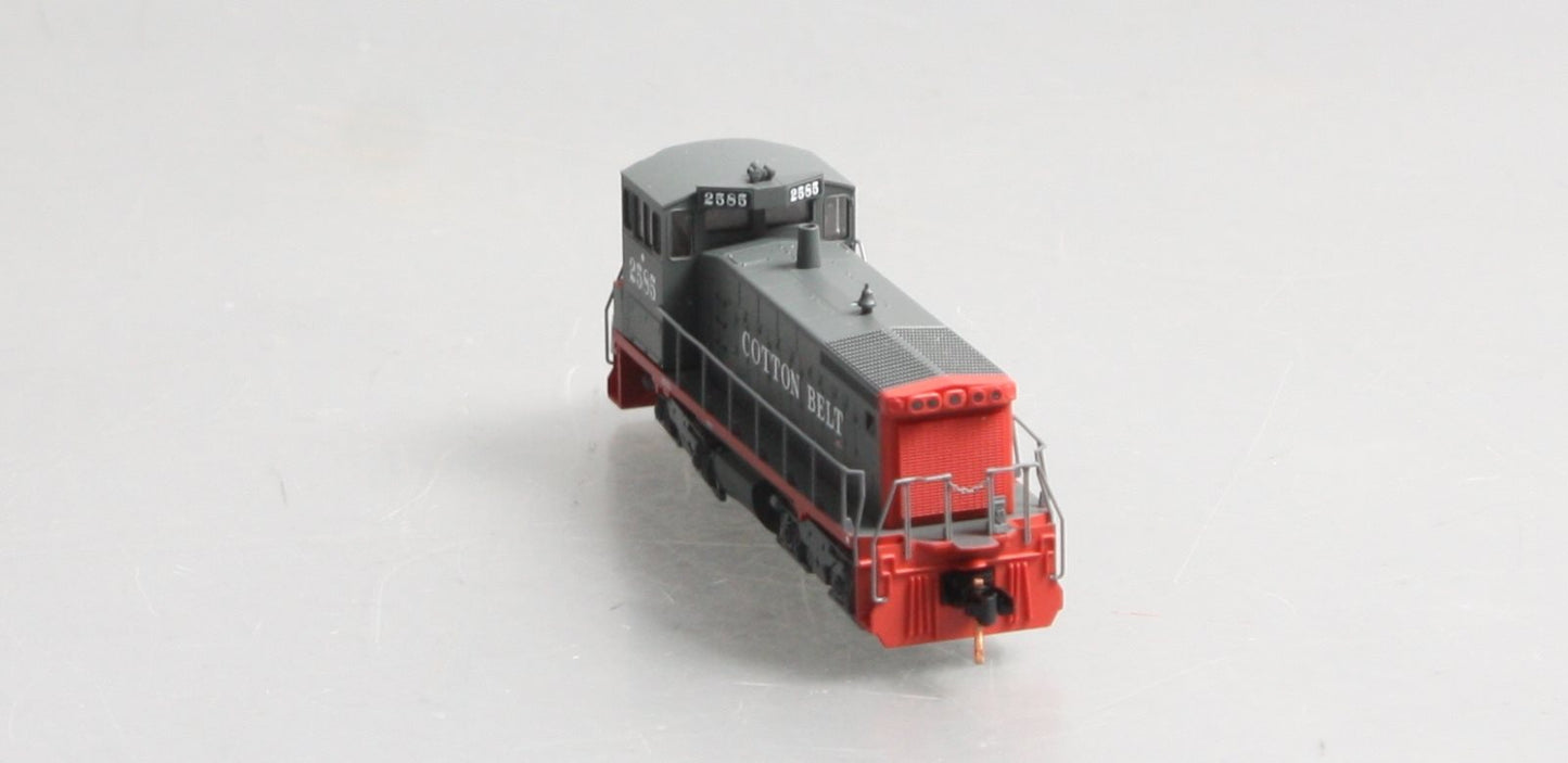 Micro-Trains 98600581 N Cotton Belt EMD SW1500 Diesel Locomotive #2585