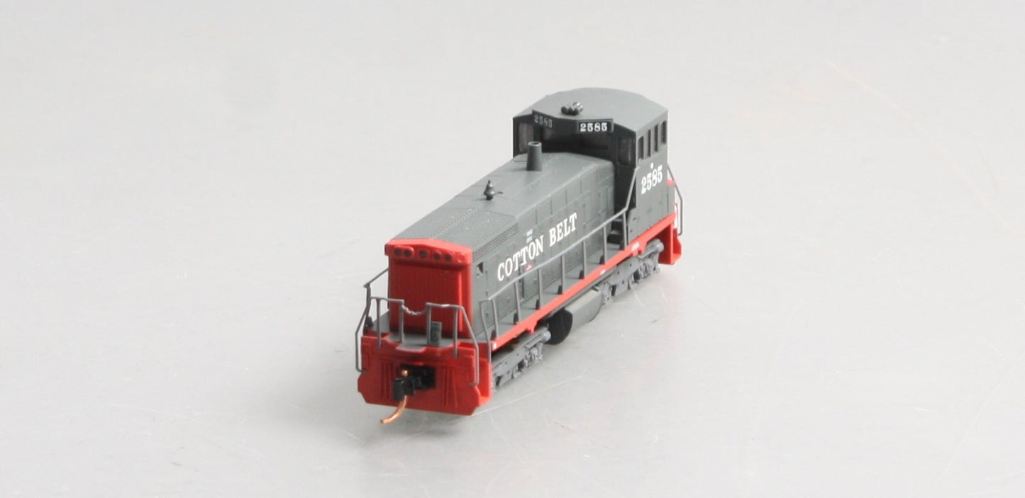Micro-Trains 98600581 N Cotton Belt EMD SW1500 Diesel Locomotive #2585