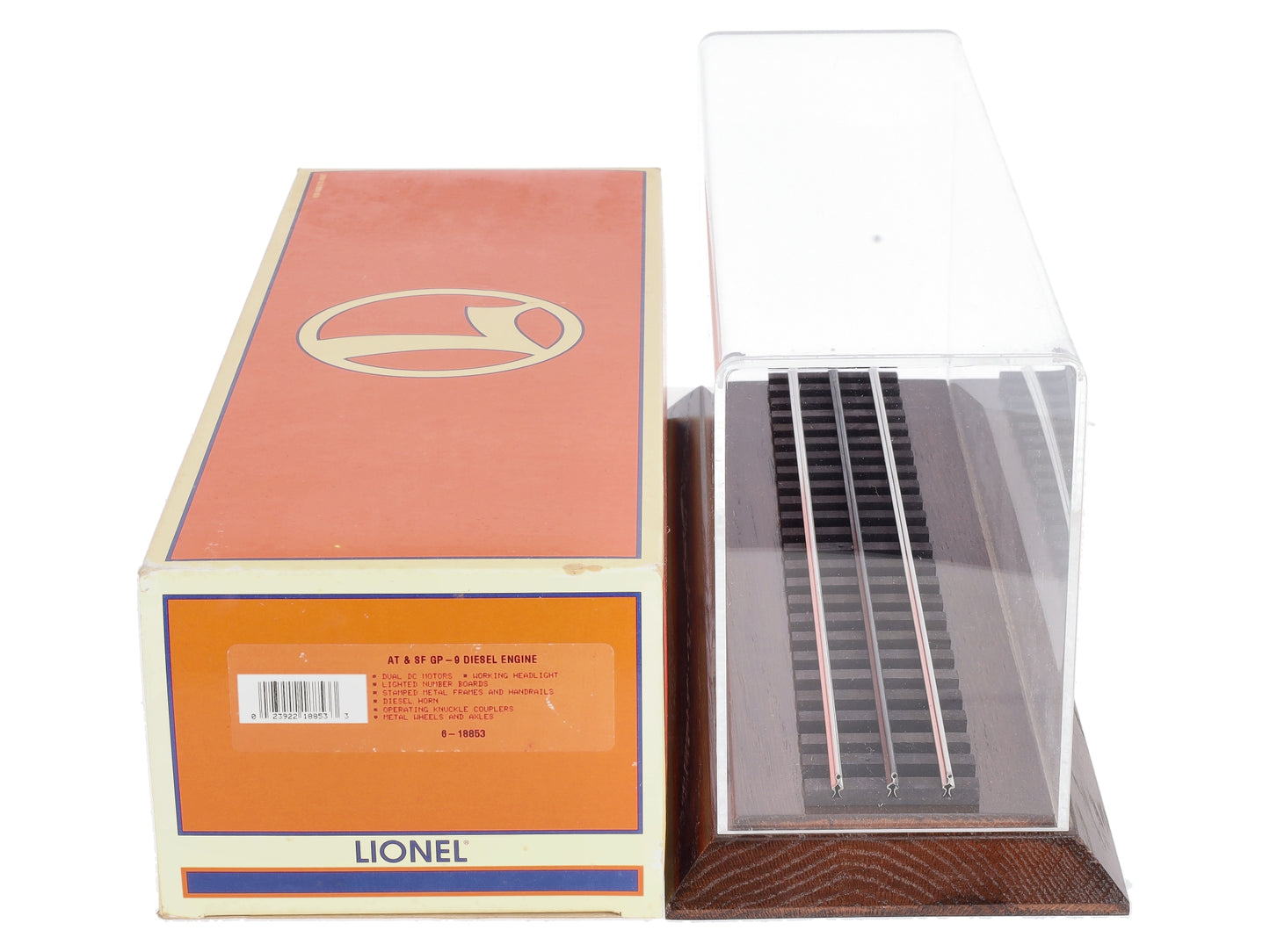 Lionel 6-18853 O Gauge AT & SF GP-9 Diesel Engine #2370 with Display Case EX/Box