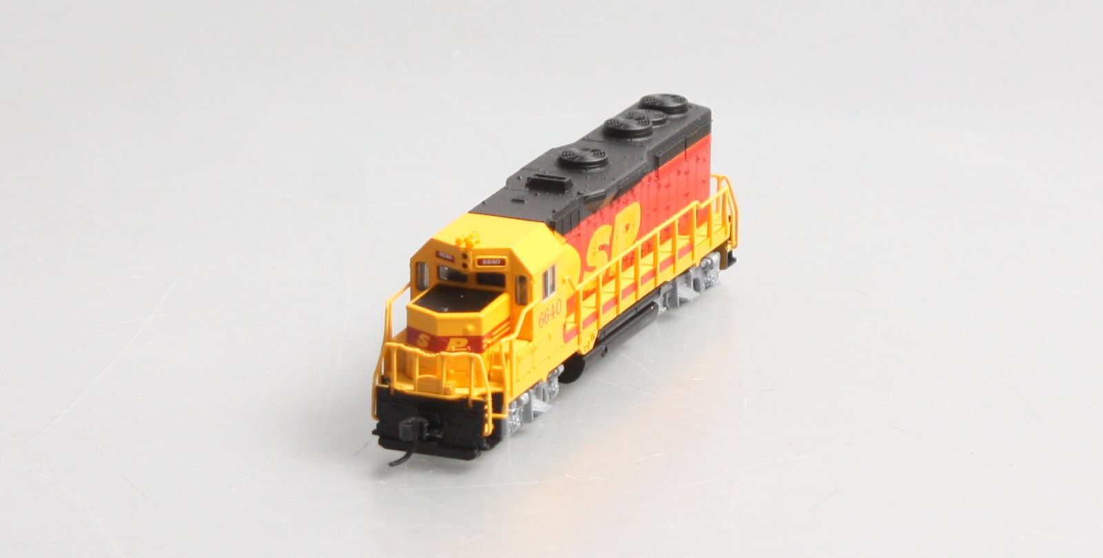 Atlas 46553 N Scale Southern Pacific/Santa Fe GP35 Diesel Locomotive #6640