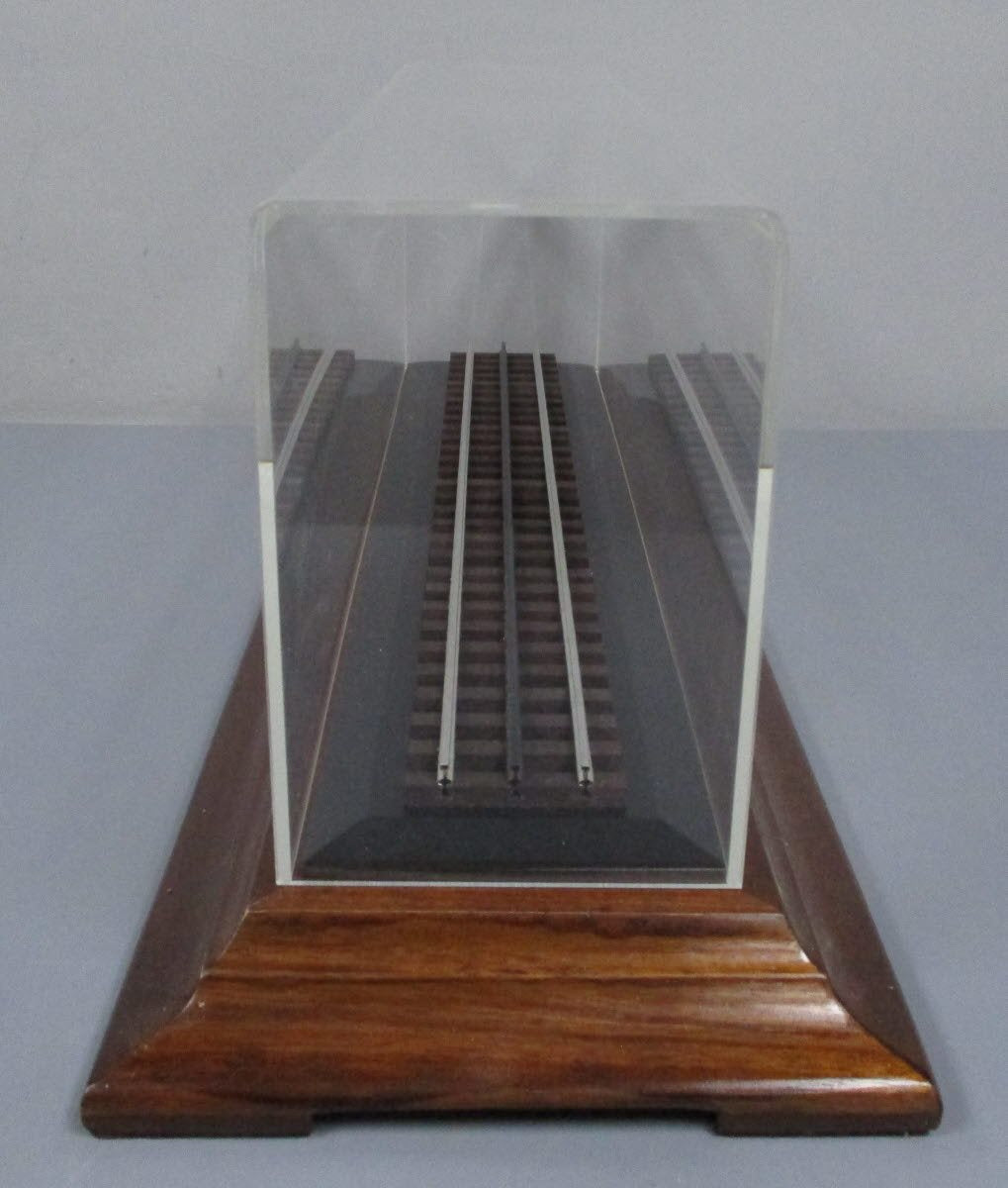 Lionel 6108316600 GG-1:20 Display Case EX