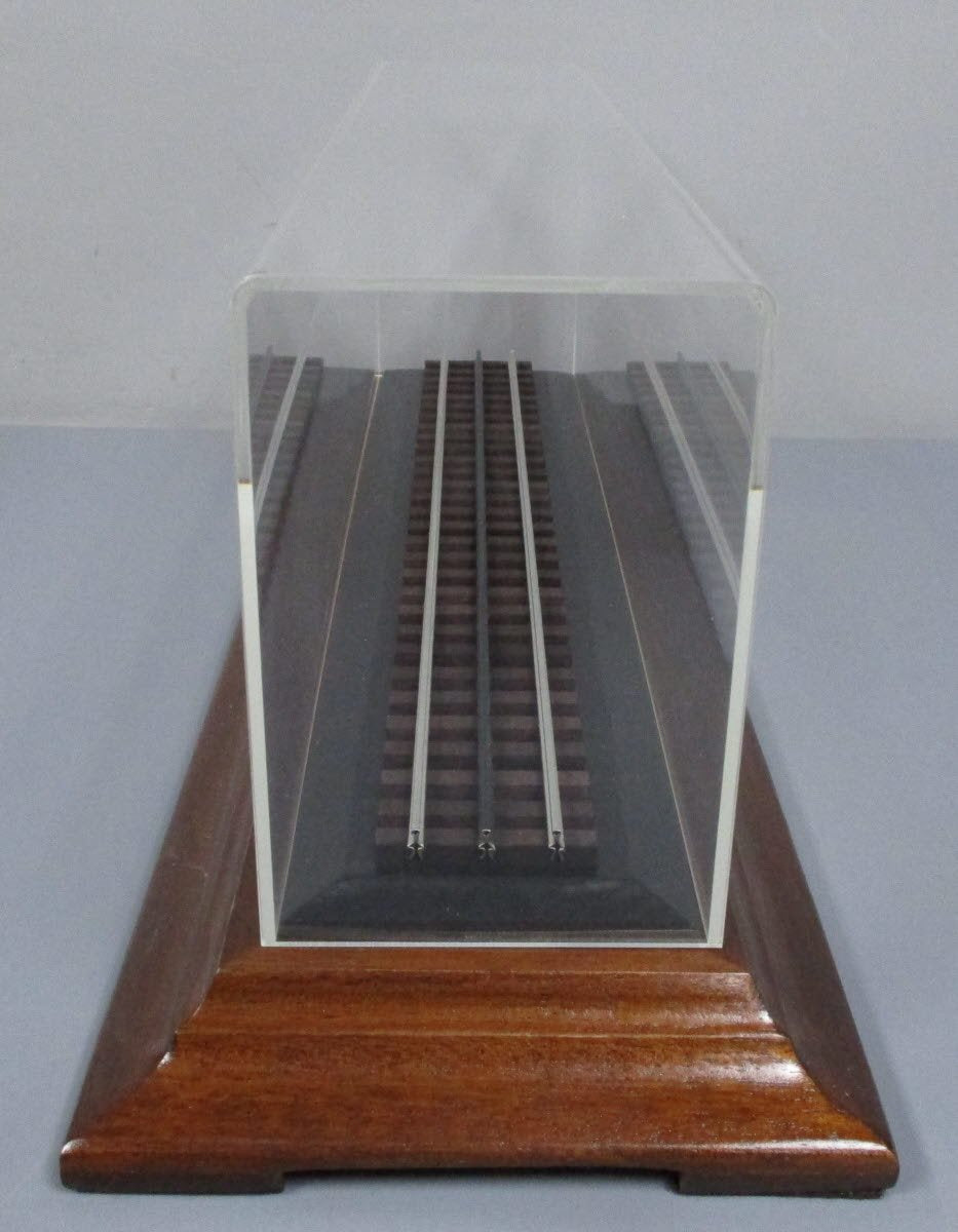 Lionel 6108316600 GG-1:20 Display Case EX